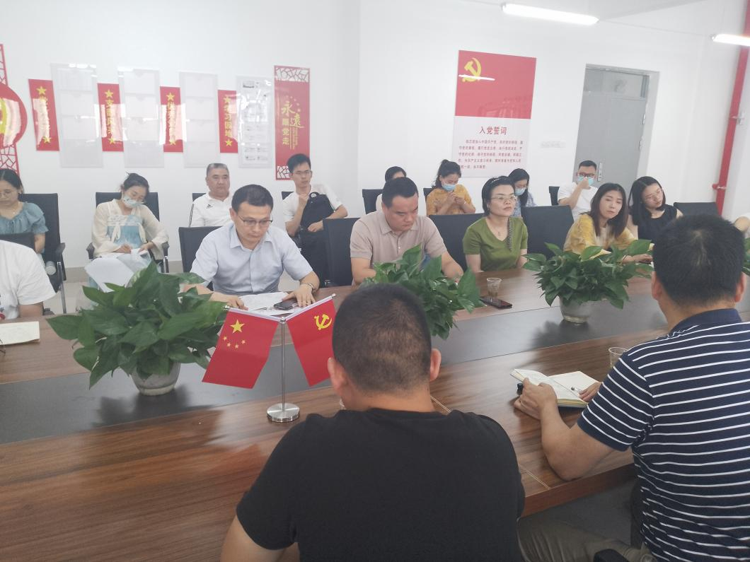 吴争强副校长带队到现代工业技术学院开展党员干部下基层察民情解民忧暖民心实践活动座谈会